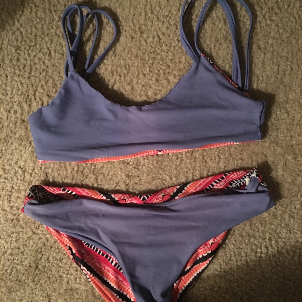 Both top and bottom included.